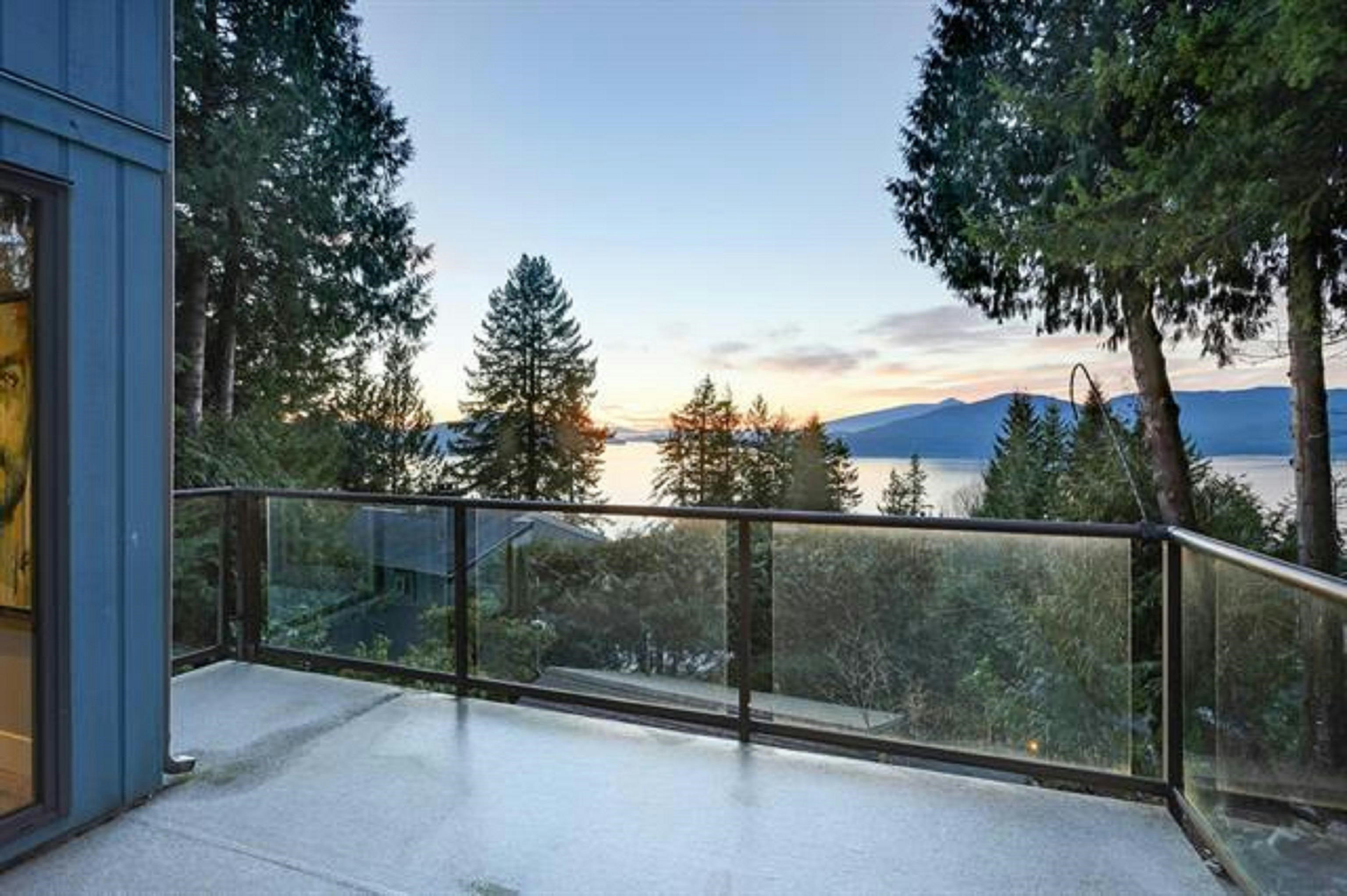 445 Mountain Drive, West Vancouver, BC, V0N 2E0 - 3