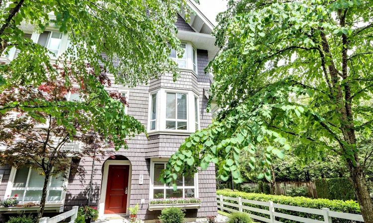 95-2418 Avon Place