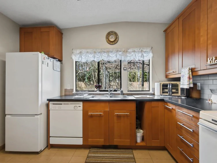 12337 98 Avenue, Surrey, BC, V3V 2K2 - 4