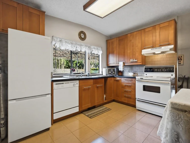 12337 98 Avenue, Surrey, BC, V3V 2K2 - 3