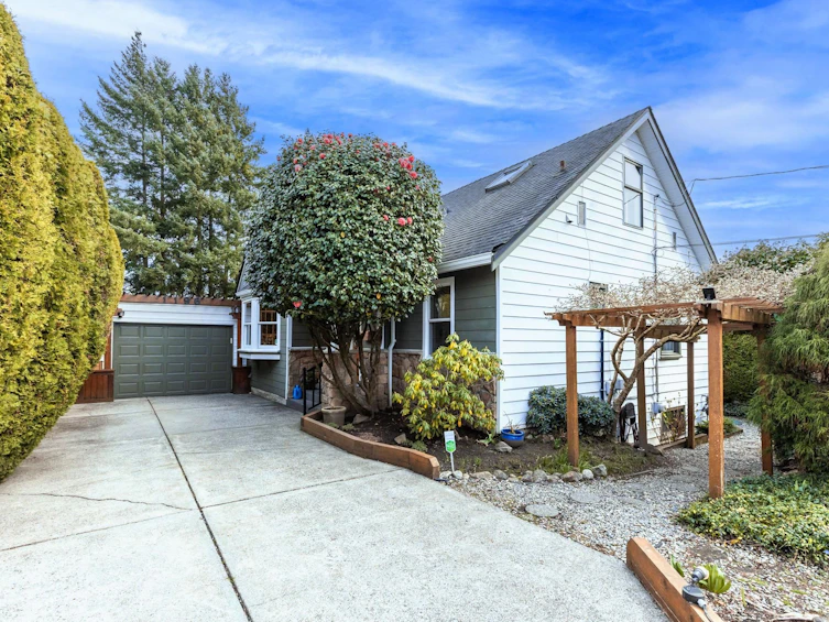 1196 Habgood Street, Surrey, BC, V4B 4W9