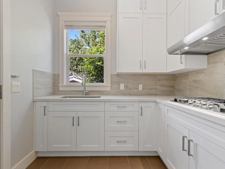 3443 W 11th Avenue, Vancouver, BC, V6R 2K1 - 12