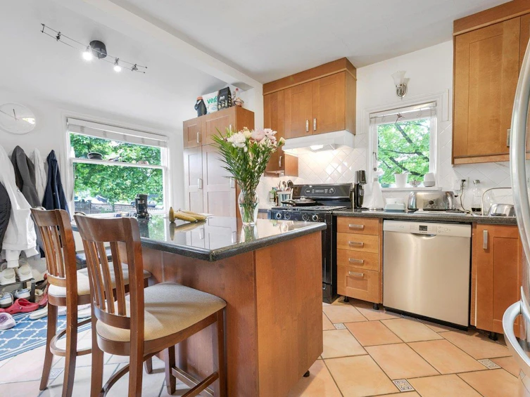 2903 W 42nd Avenue, Vancouver, BC, V6N 3G8 - 6