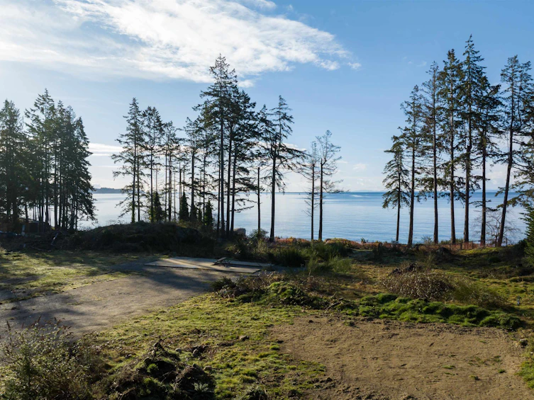5845 Sunshine Coast Highway, Sechelt, BC, V0N 3A1 - 5