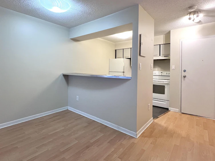 208-1955 Woodway Place, Burnaby, BC, V5B 4S5 - 5