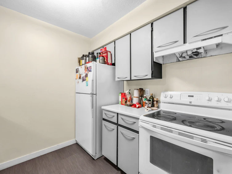 208-1955 Woodway Place, Burnaby, BC, V5B 4S5 - 6
