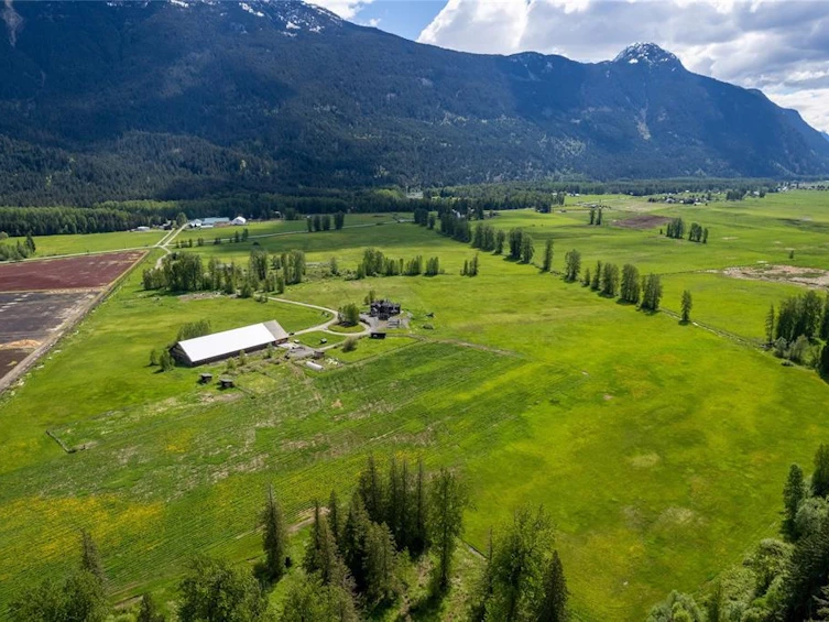 9115 Pemberton Meadows Road, Pemberton, BC, V0N 2L2 - 33