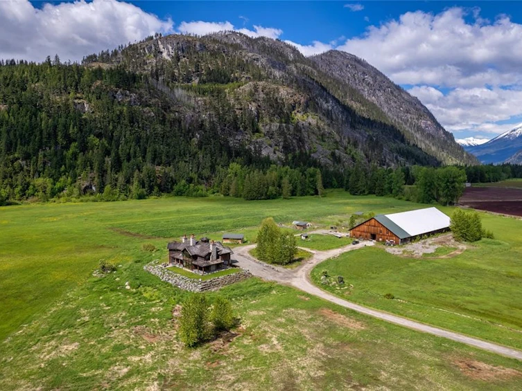 9115 Pemberton Meadows Road, Pemberton, BC, V0N 2L2 - 9