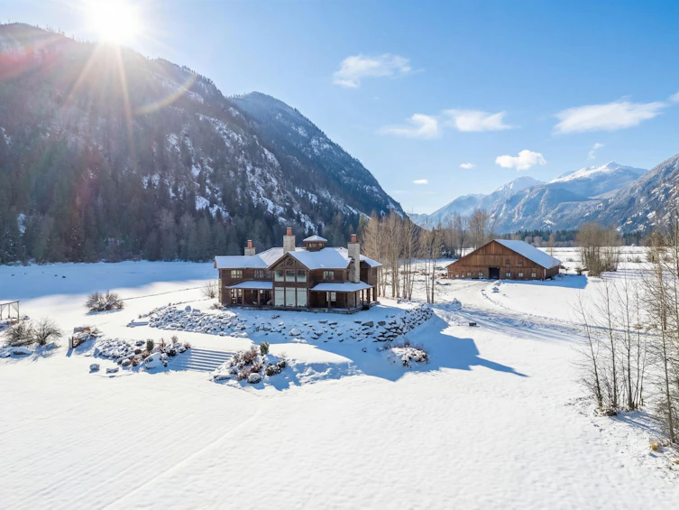 9115 Pemberton Meadows Road, Pemberton, BC, V0N 2L2