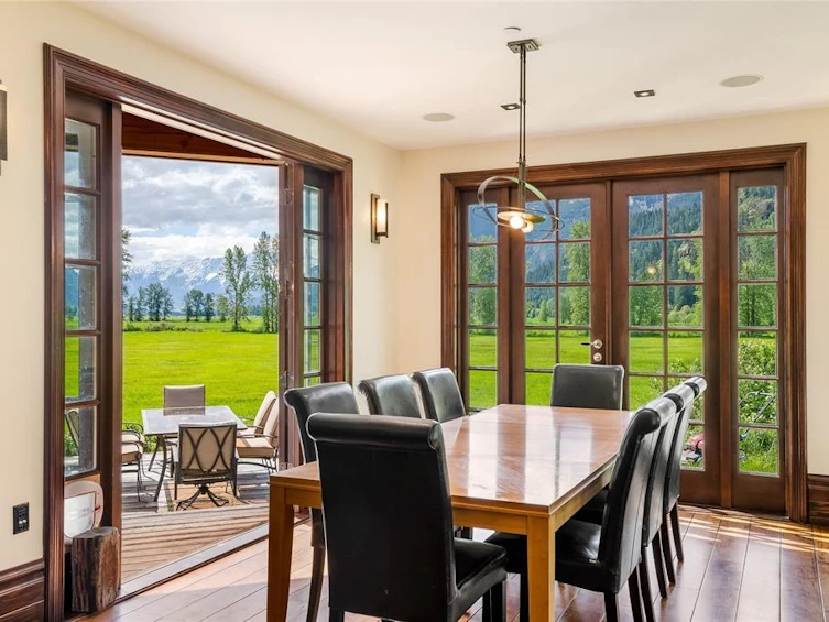 9115 Pemberton Meadows Road, Pemberton, BC, V0N 2L2 - 19