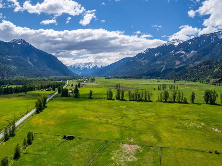 9115 Pemberton Meadows Road, Pemberton, BC, V0N 2L2 - 32