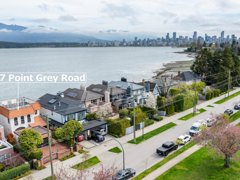 3167 Point Grey Road, Vancouver BC V6K 1B3
