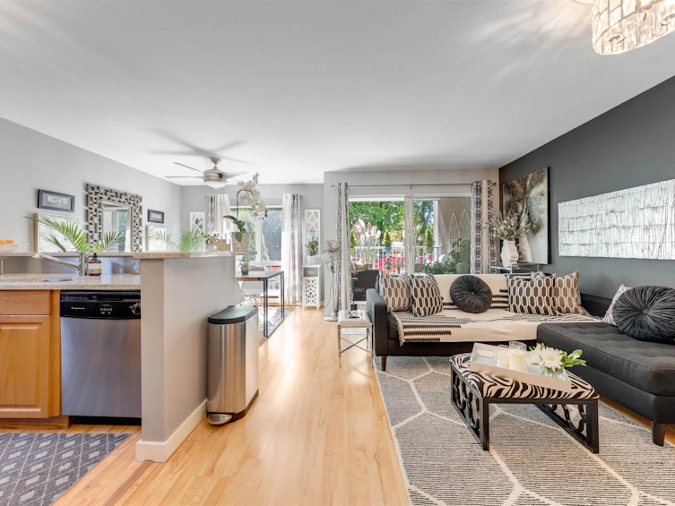 201-985 10th Avenue, Vancouver, BC, V5Z 1L9 - 6
