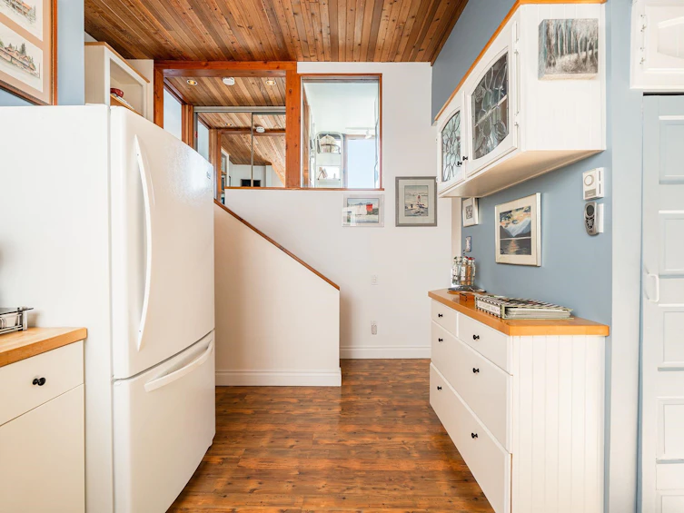 1477 Cleator Road, Bowen Island, BC, V0N 1G1 - 10