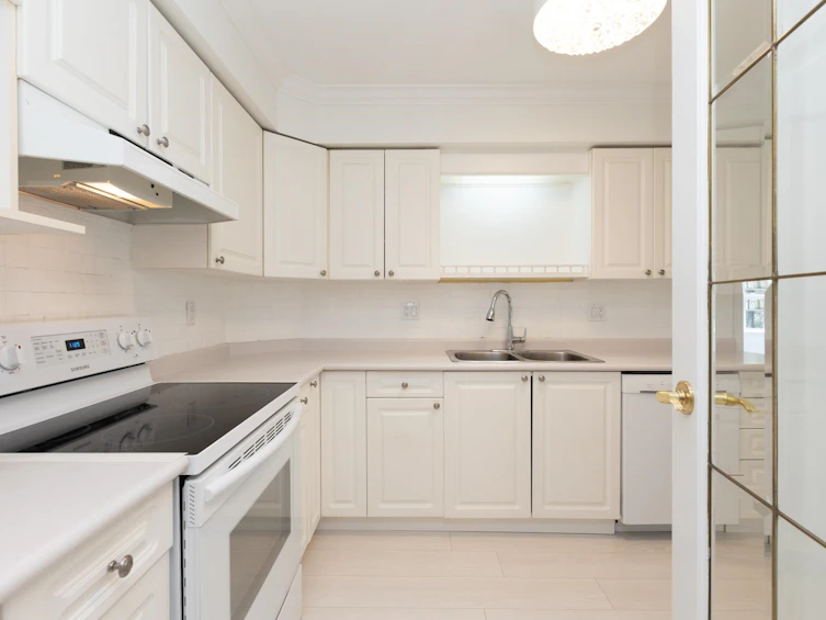 103-15558 16a Avenue, Surrey, BC, V4A 1T3 - 11