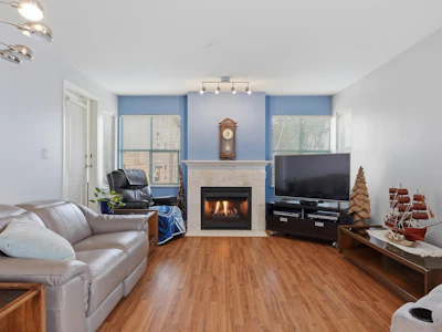 203-5550 14b Avenue - 5