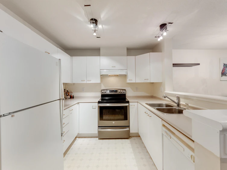 112-1242 Town Centre Boulevard, Coquitlam, BC, V3B 7R6 - 6