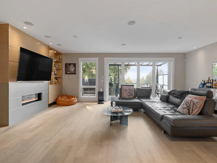 1033 Prospect Avenue, North Vancouver, BC, V7R 2M6 - 3