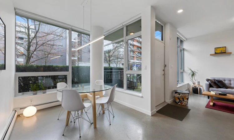 128 W 1st Avenue