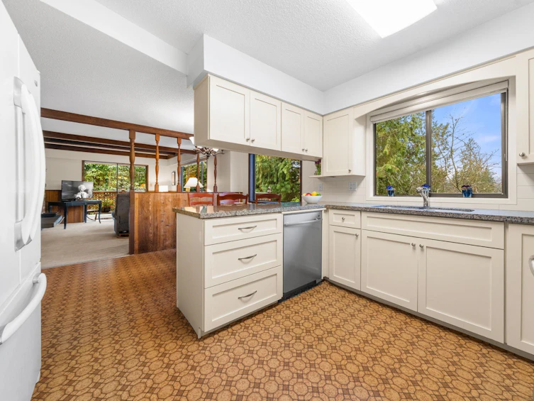4877 Cedarcrest Avenue, North Vancouver, BC, V7R 3R6 - 13