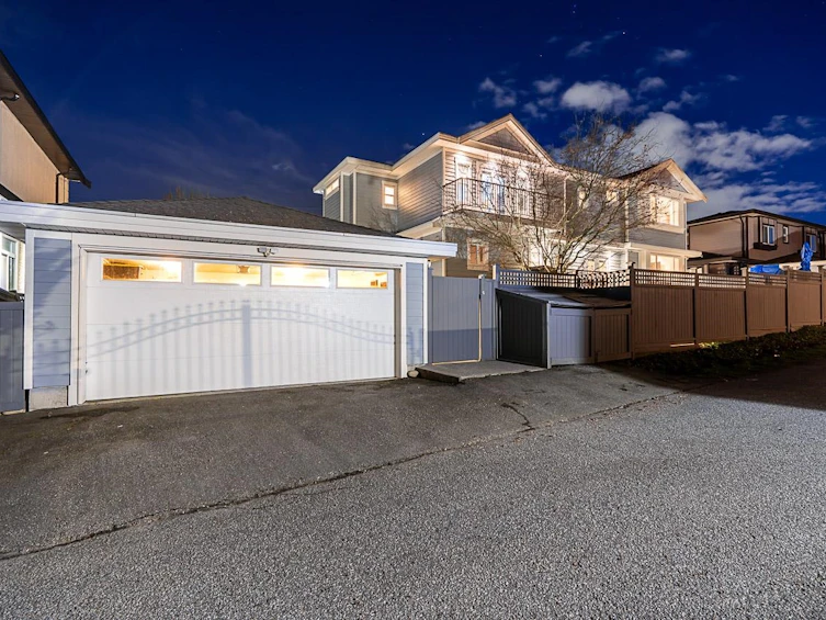 8445 15th Avenue, Burnaby, BC, V3N 1Y1 - 32