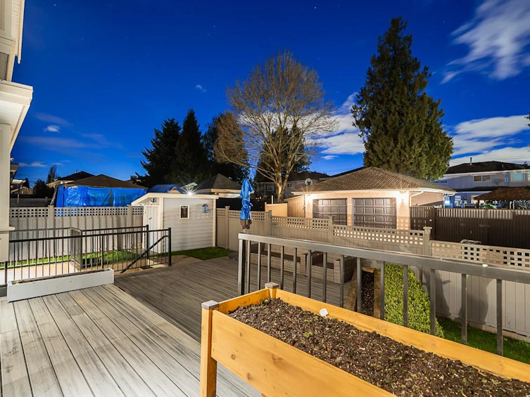 8445 15th Avenue, Burnaby, BC, V3N 1Y1 - 31