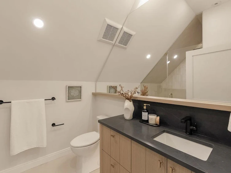 2542 Grant Street, Vancouver, BC, V5K 3G7 - 33