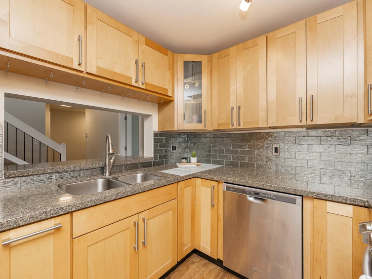 406-2285 Pitt River Road, Port Coquitlam, BC, V3C 1R7 - 9