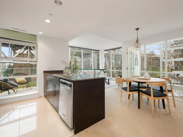 605-633 Kinghorne Mews, Vancouver, BC, V6Z 3H3 - 9