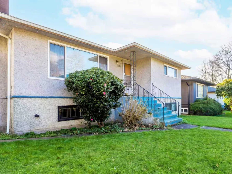 2630 E 1st Avenue, Vancouver, BC, V5M 1A5 - 3