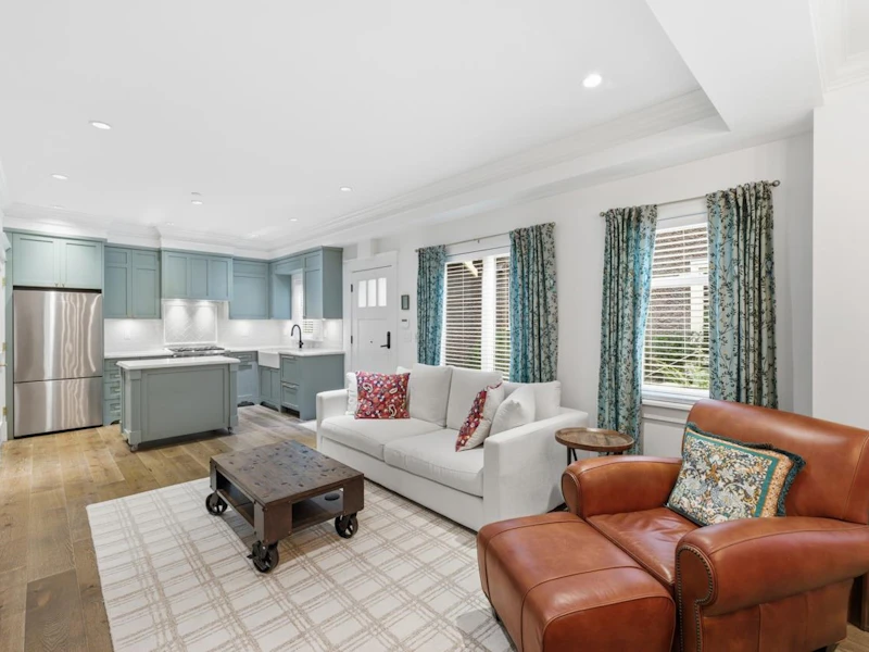 3176 Burrard Street, Vancouver BC