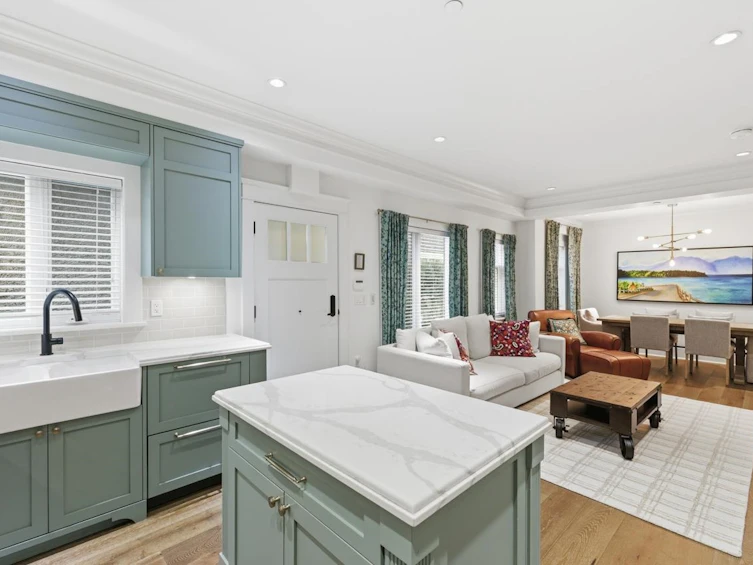 3176 Burrard Street, Vancouver, BC, V6J 2L9 - 9