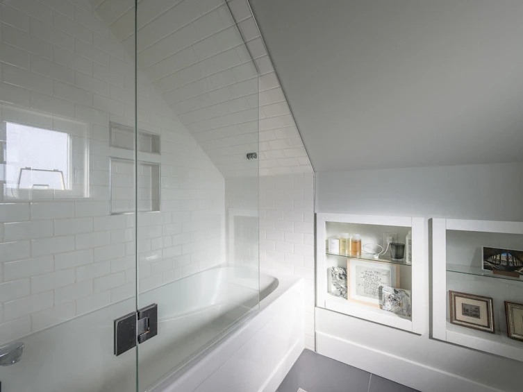 2834 E Georgia Street, Vancouver, BC, V5K 2K4 - 26