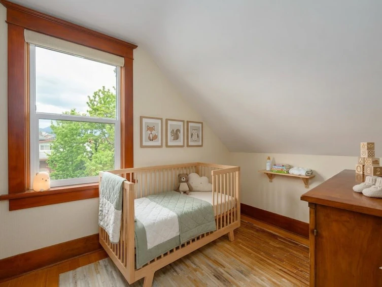 2834 E Georgia Street, Vancouver, BC, V5K 2K4 - 23