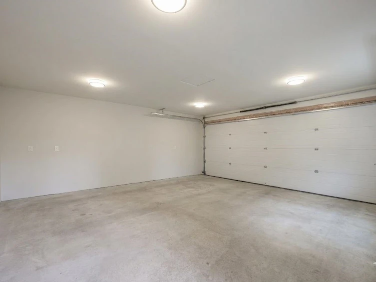 2834 E Georgia Street, Vancouver, BC, V5K 2K4 - 39
