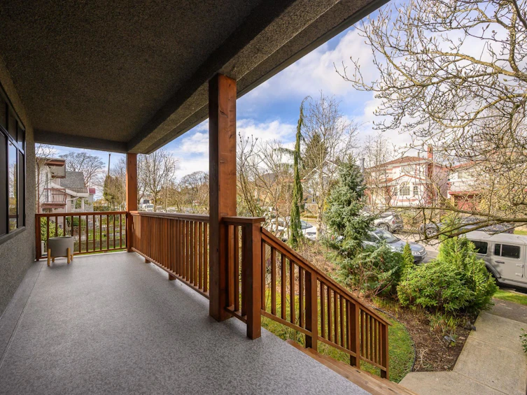2834 E Georgia Street, Vancouver, BC, V5K 2K4 - 2
