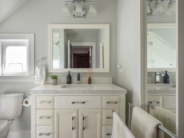 2834 E Georgia Street, Vancouver, BC, V5K 2K4 - 25