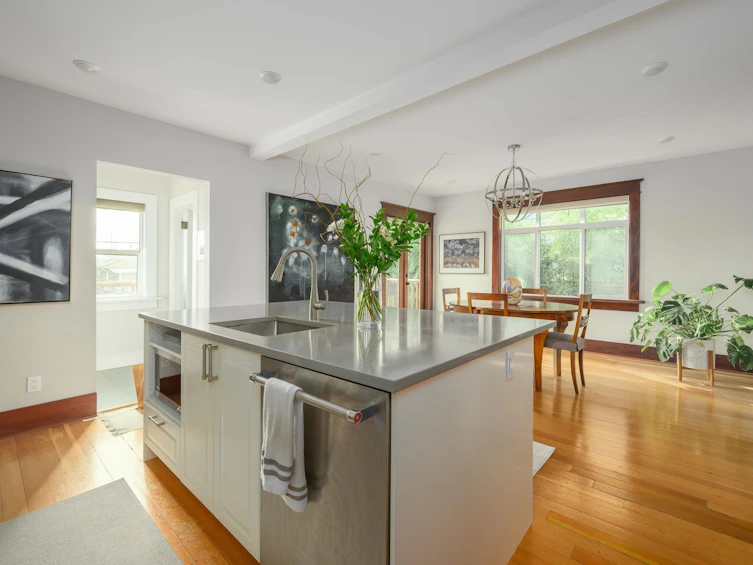 2834 E Georgia Street, Vancouver, BC, V5K 2K4 - 13