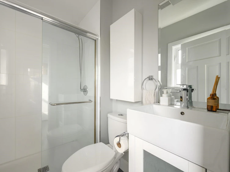 2834 E Georgia Street, Vancouver, BC, V5K 2K4 - 16