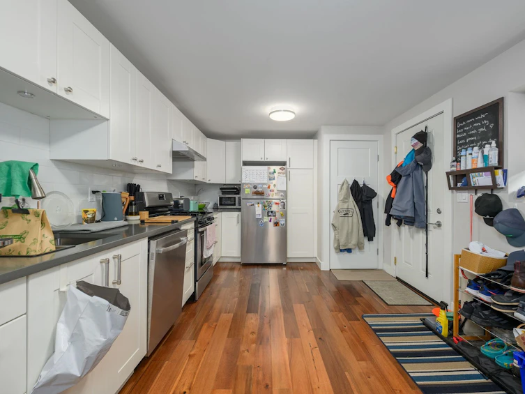2834 E Georgia Street, Vancouver, BC, V5K 2K4 - 30
