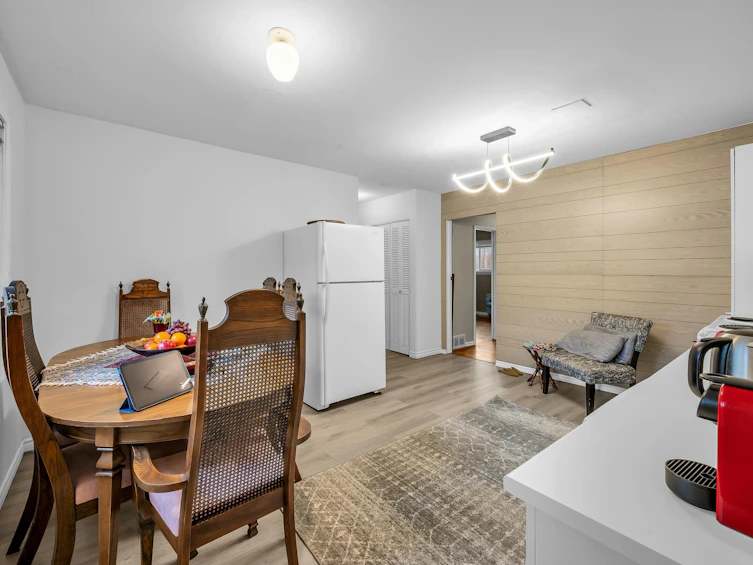 450 W 15th Street, North Vancouver, BC, V7M 1S6 - 18