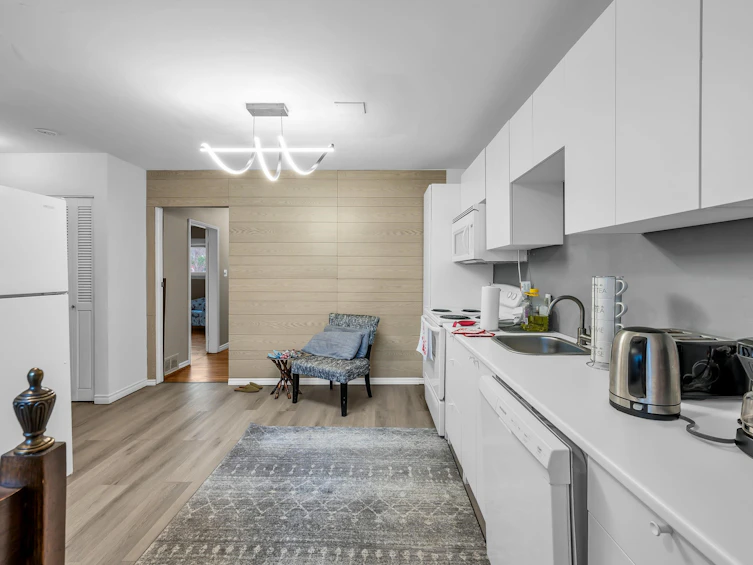 450 W 15th Street, North Vancouver, BC, V7M 1S6 - 19