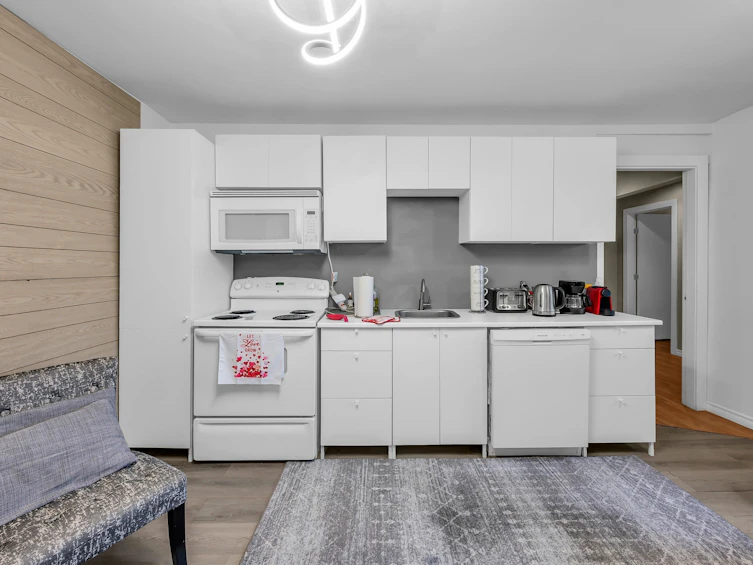 450 W 15th Street, North Vancouver, BC, V7M 1S6 - 16
