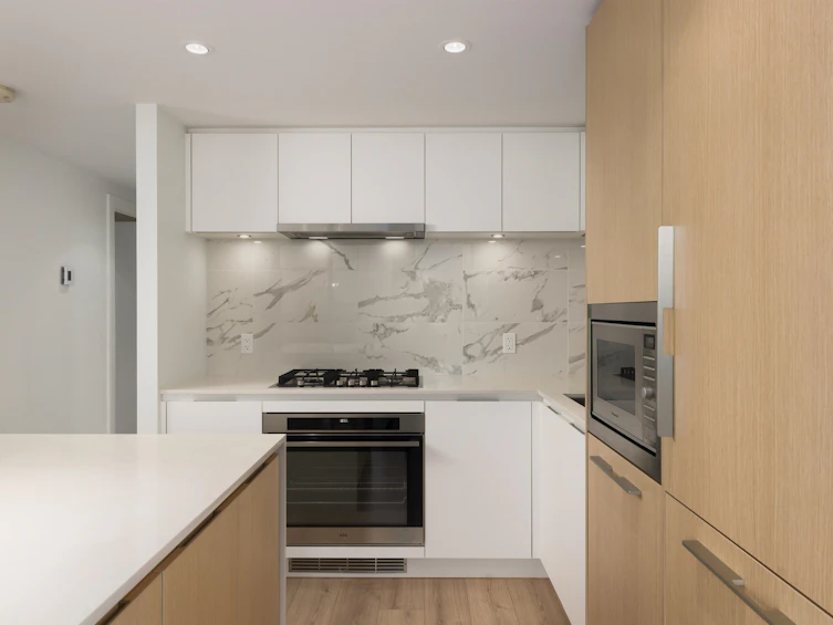 1203-1500 Fern Street, North Vancouver, BC, V7J 0E6 - 8