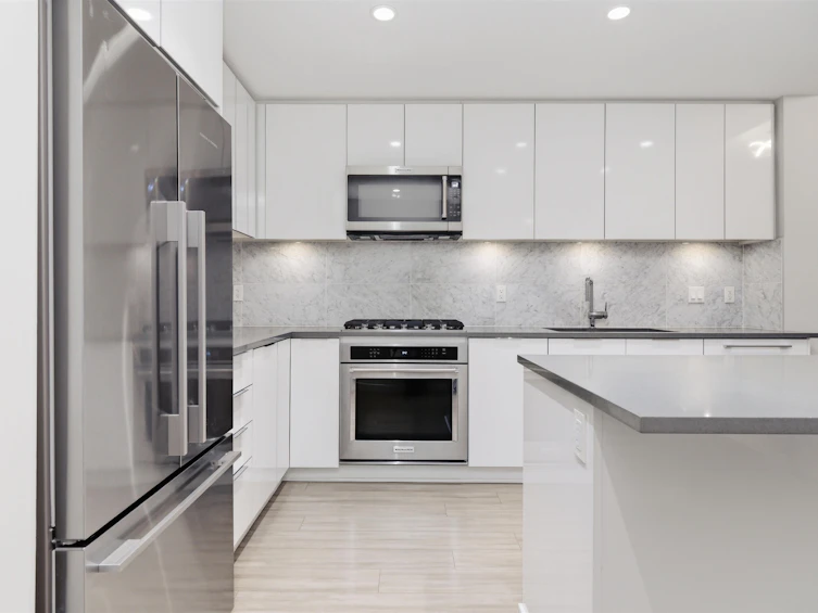121-2651 Library Lane, North Vancouver, BC, V7J 0C1 - 2