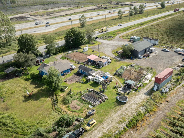 8442 Ladner Trunk Road, Delta, BC, V4K 3N3 - 12