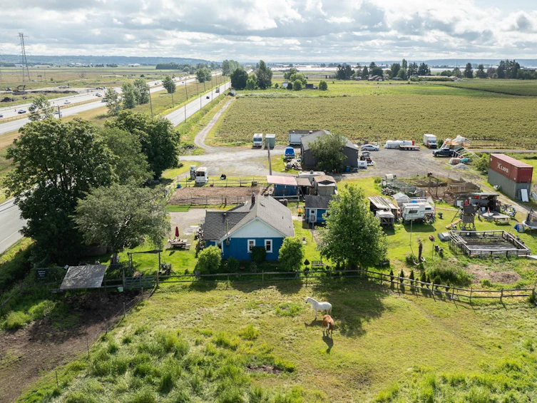 8442 Ladner Trunk Road, Delta, BC, V4K 3N3 - 10