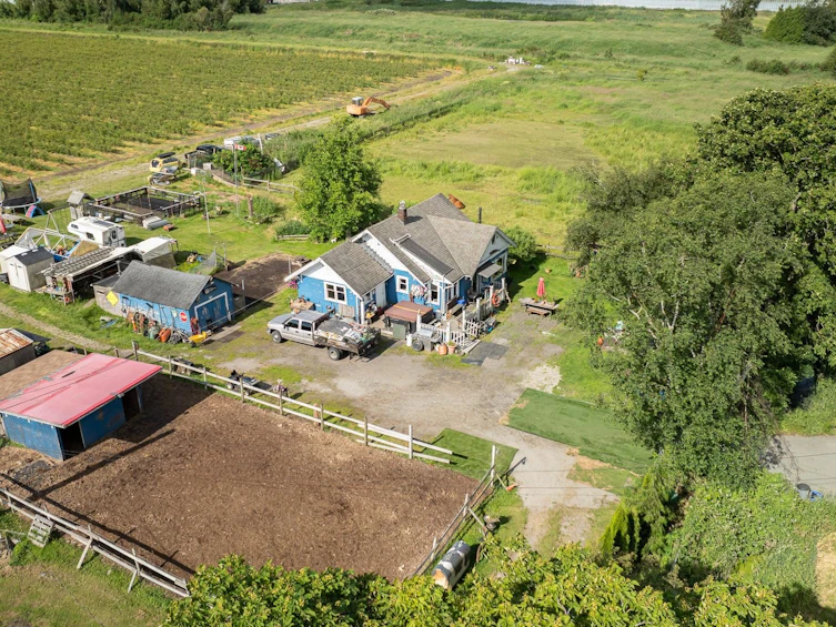 8442 Ladner Trunk Road, Delta, BC, V4K 3N3 - 7