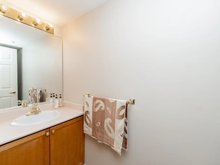 37-323 Governors Court, New Westminster, BC, V3L 5S6 - 14