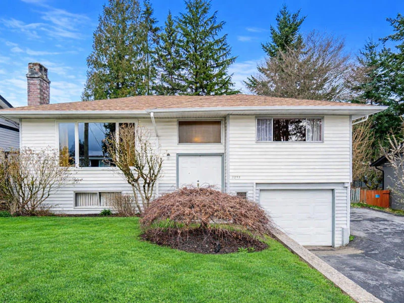 2293 Warrenton Avenue, Coquitlam BC V3K 3M4